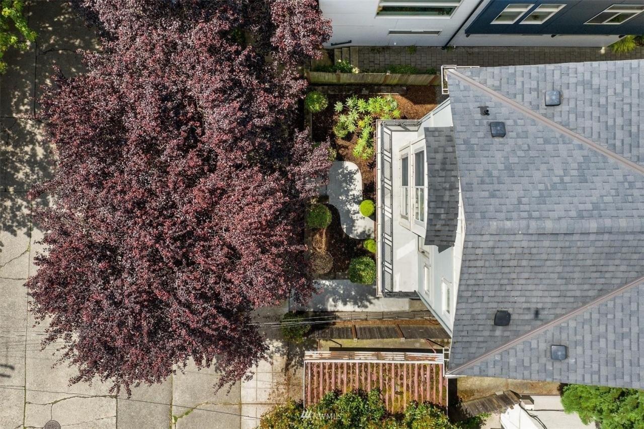 Ne Maple Leaf Pl, Seattle, WA 98115