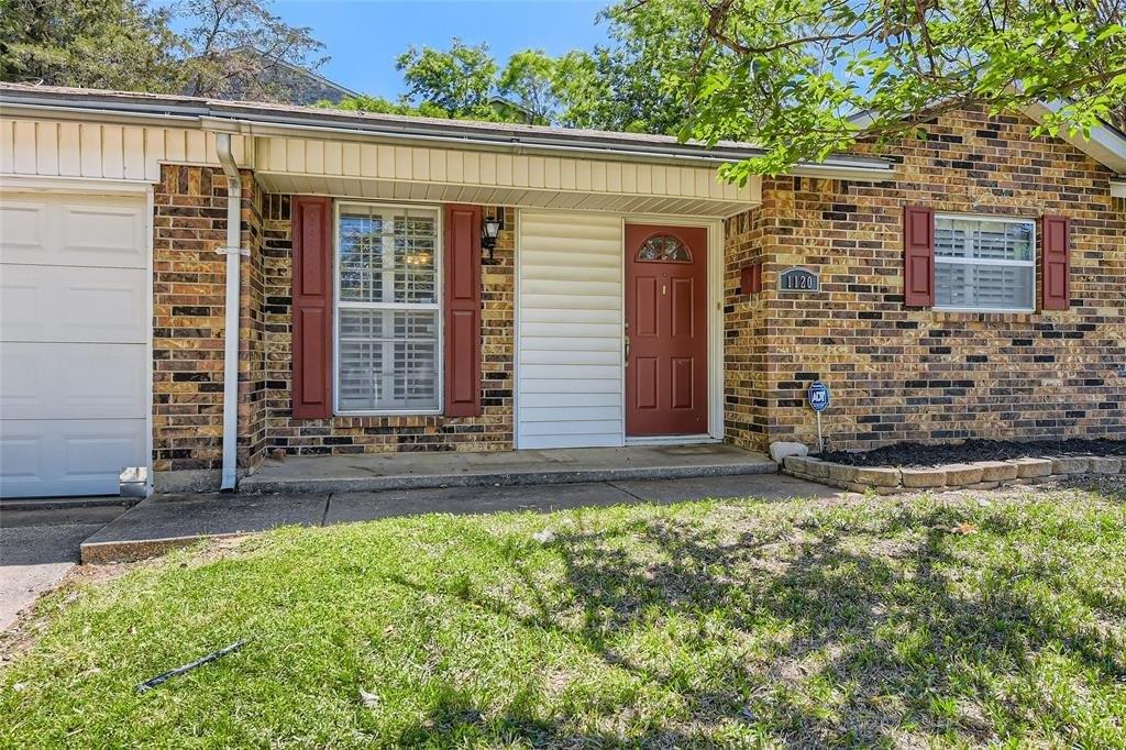 Belle St, Bedford, TX 76022