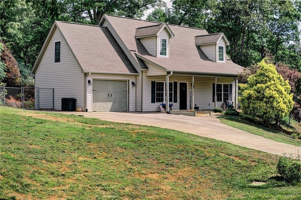 Stephen Dr, Seneca, SC 29678