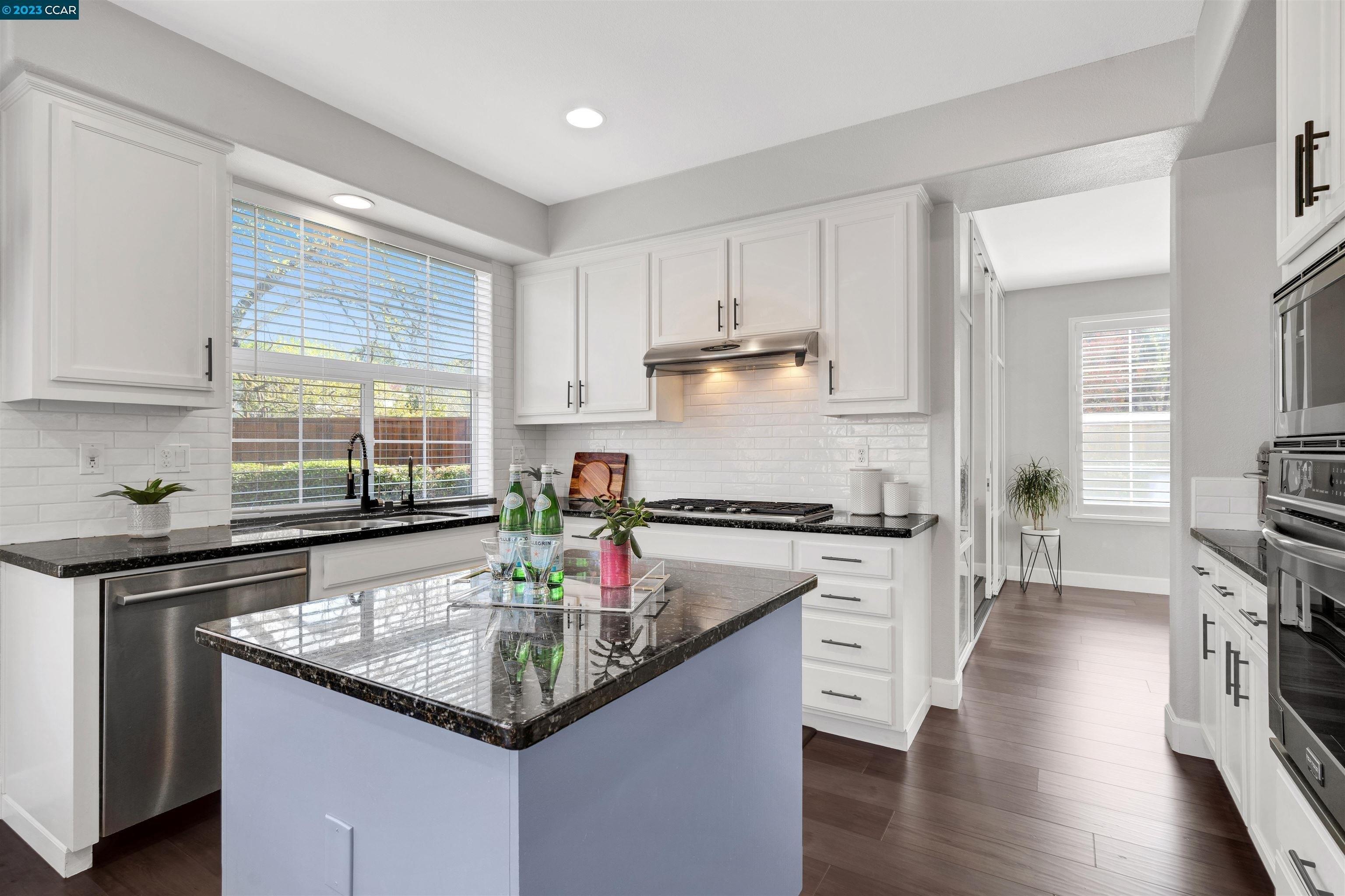 Monet Cir, Walnut Creek, CA 94597
