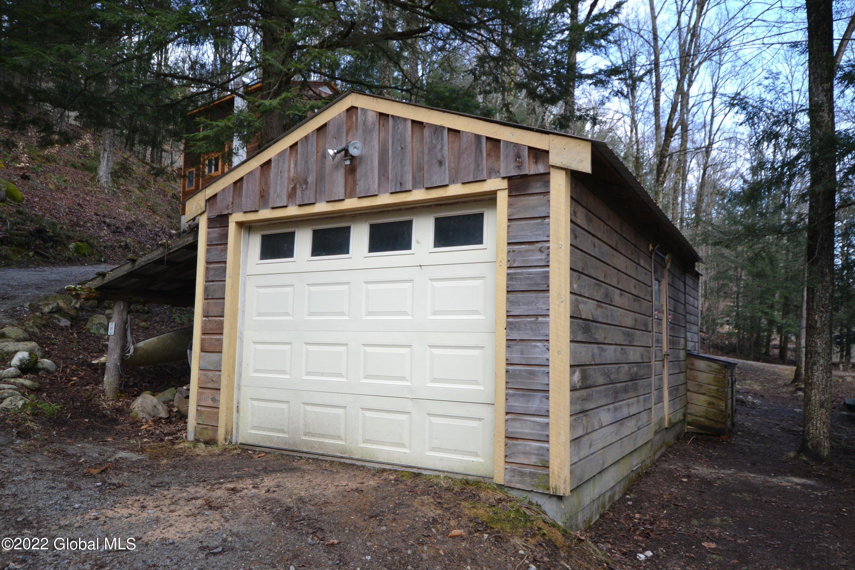 River Rd, Warrensburg, NY 12885