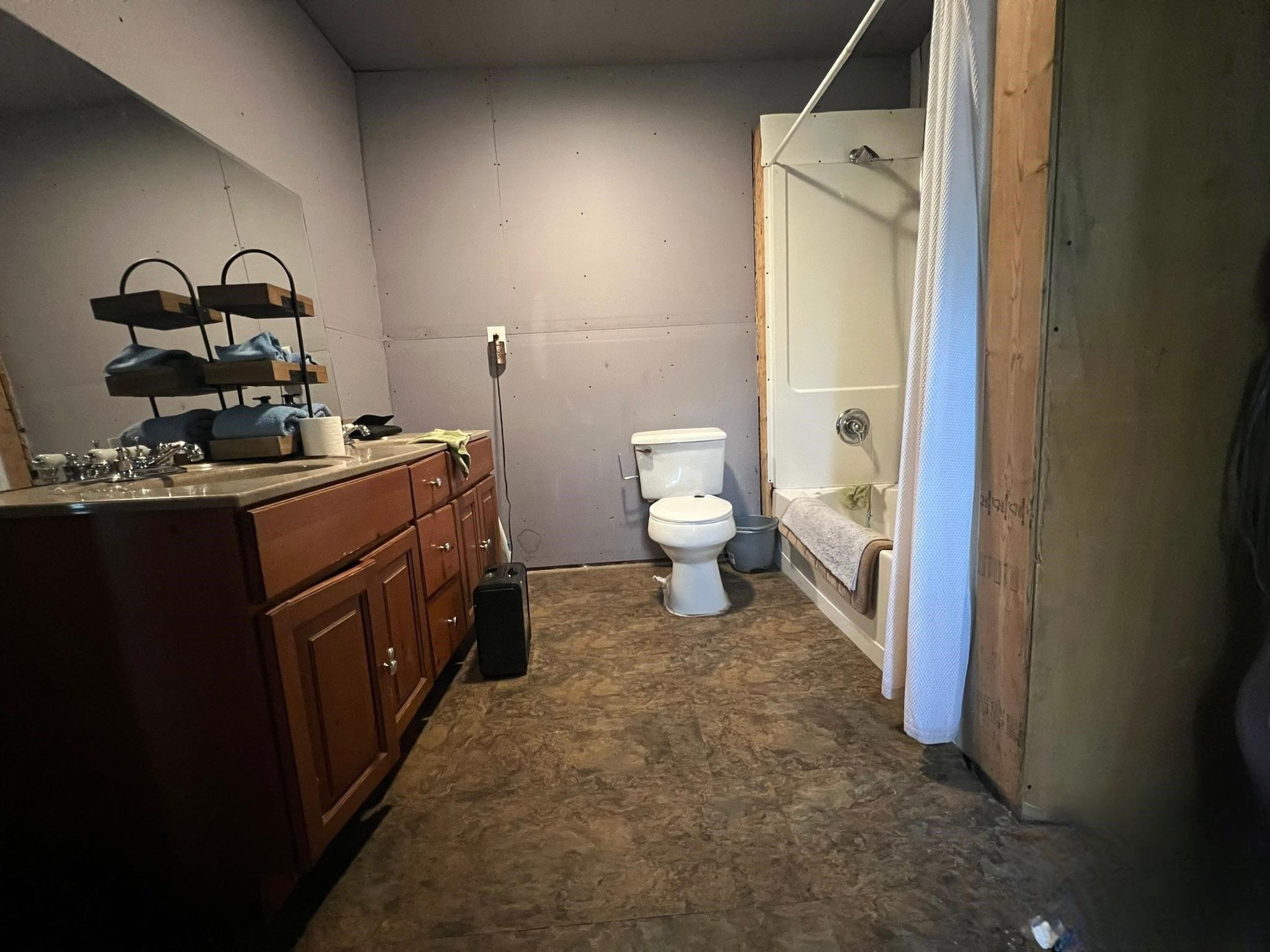 Skinner St, Claremont, NH 03743