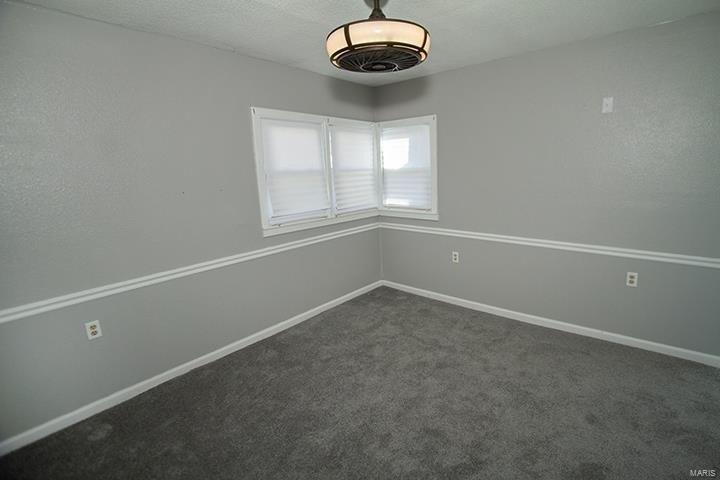 Welch Dr, Elsberry, MO 63343