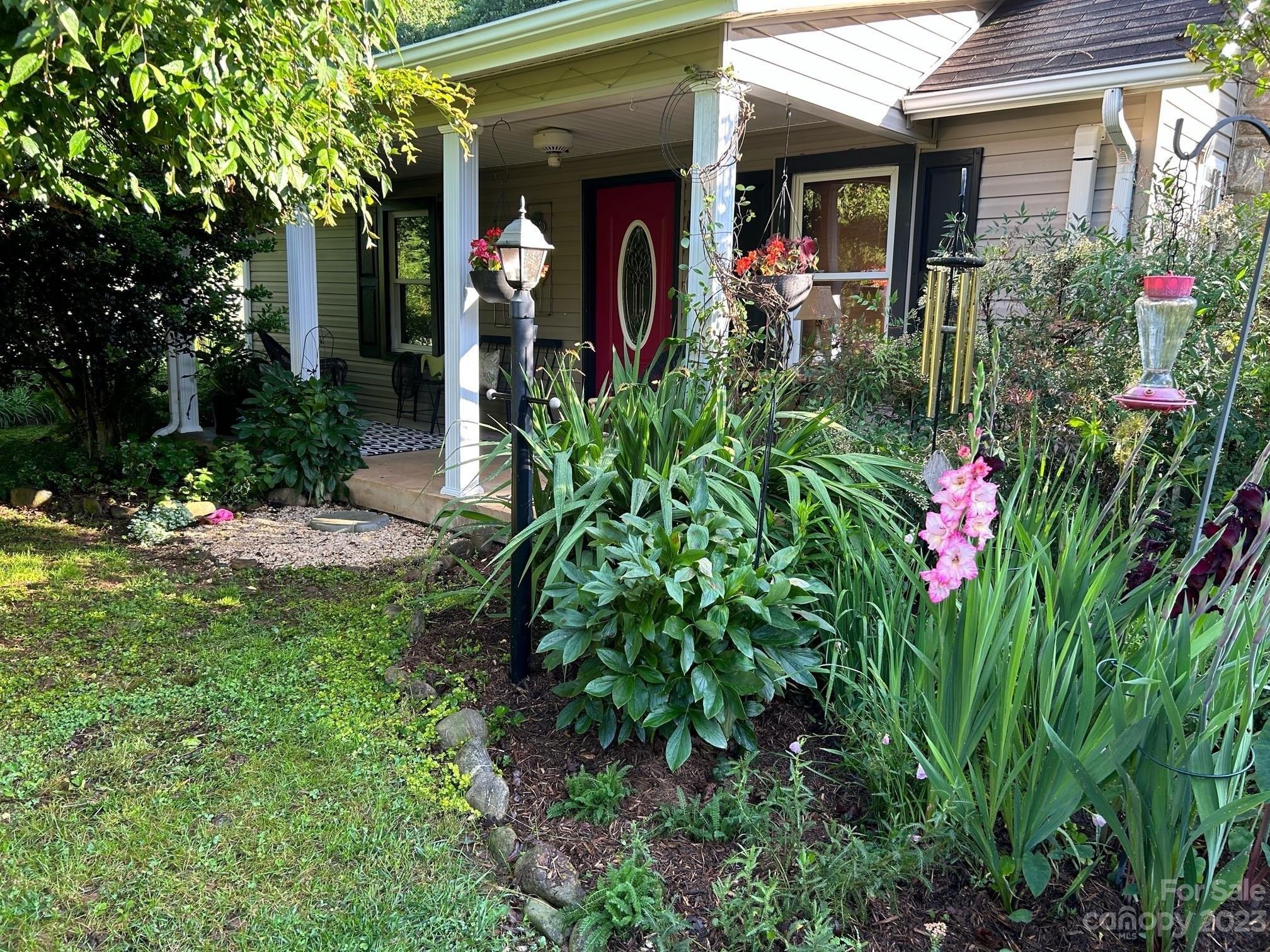 Murray Ln, Asheville, NC 28806