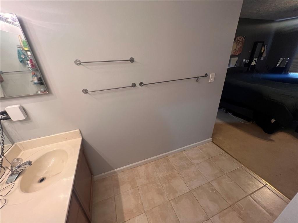 Hickory Creek Ct Nw, Acworth, GA 30102