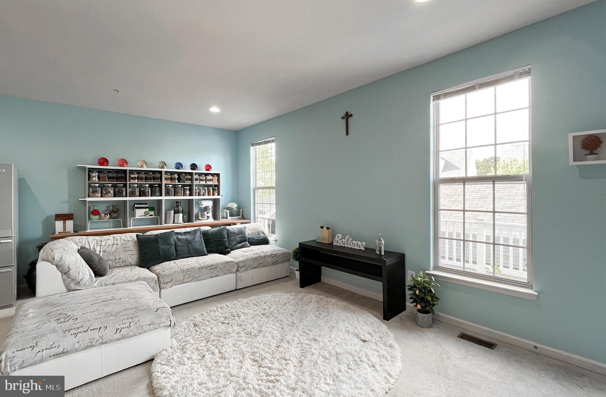 Crescent Park Dr, Gainesville, VA 20155