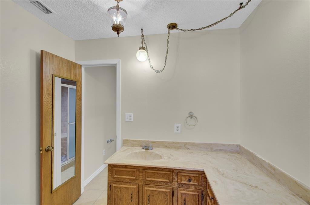 Austin St, Bowie, TX 76230