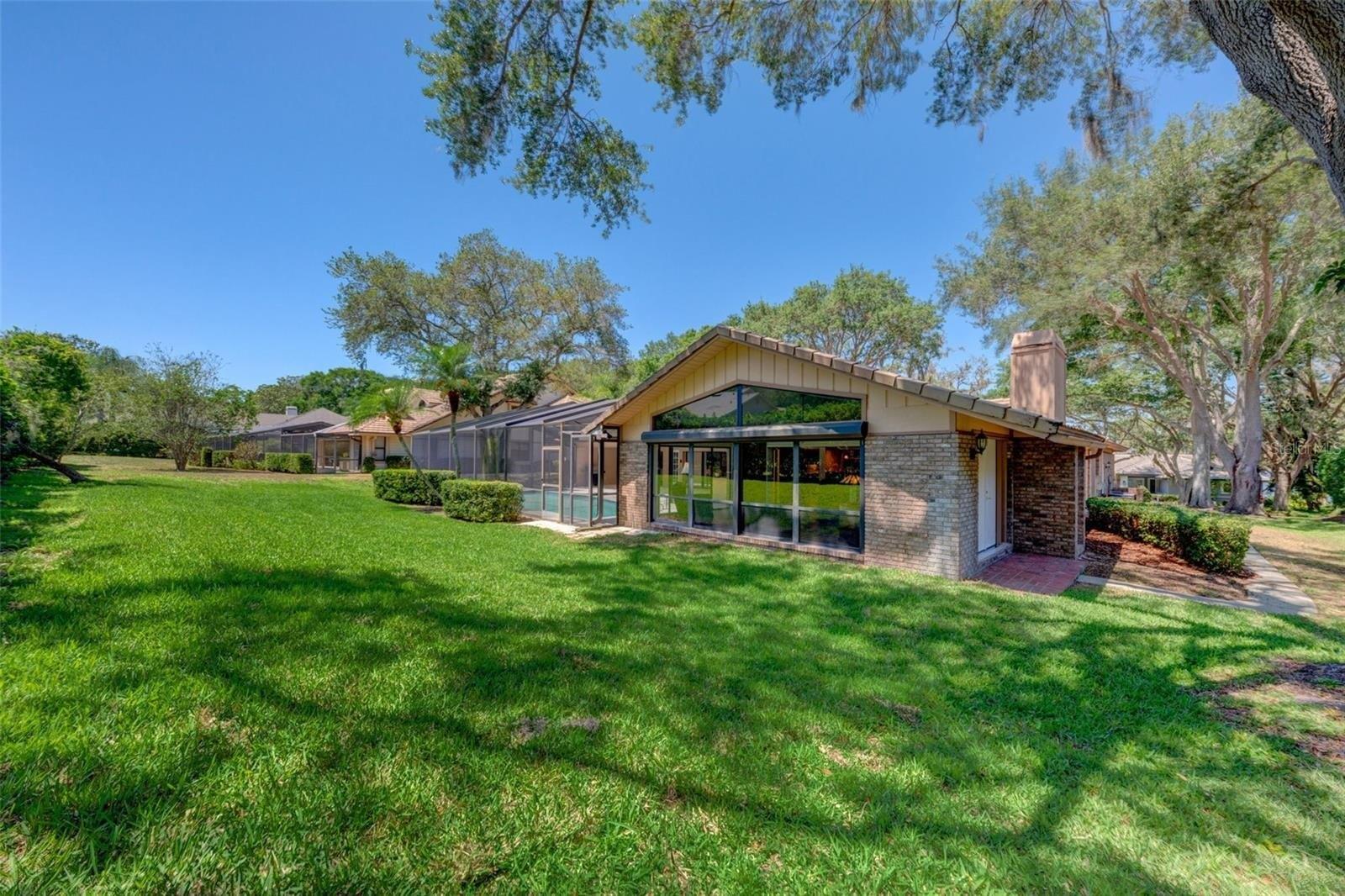Shoreline Cir, Palm Harbor, FL 34684