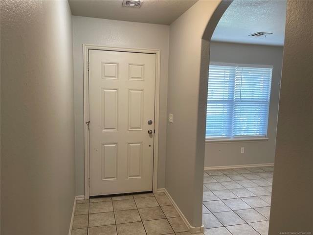 S 21st Ct, Bixby, OK 74008