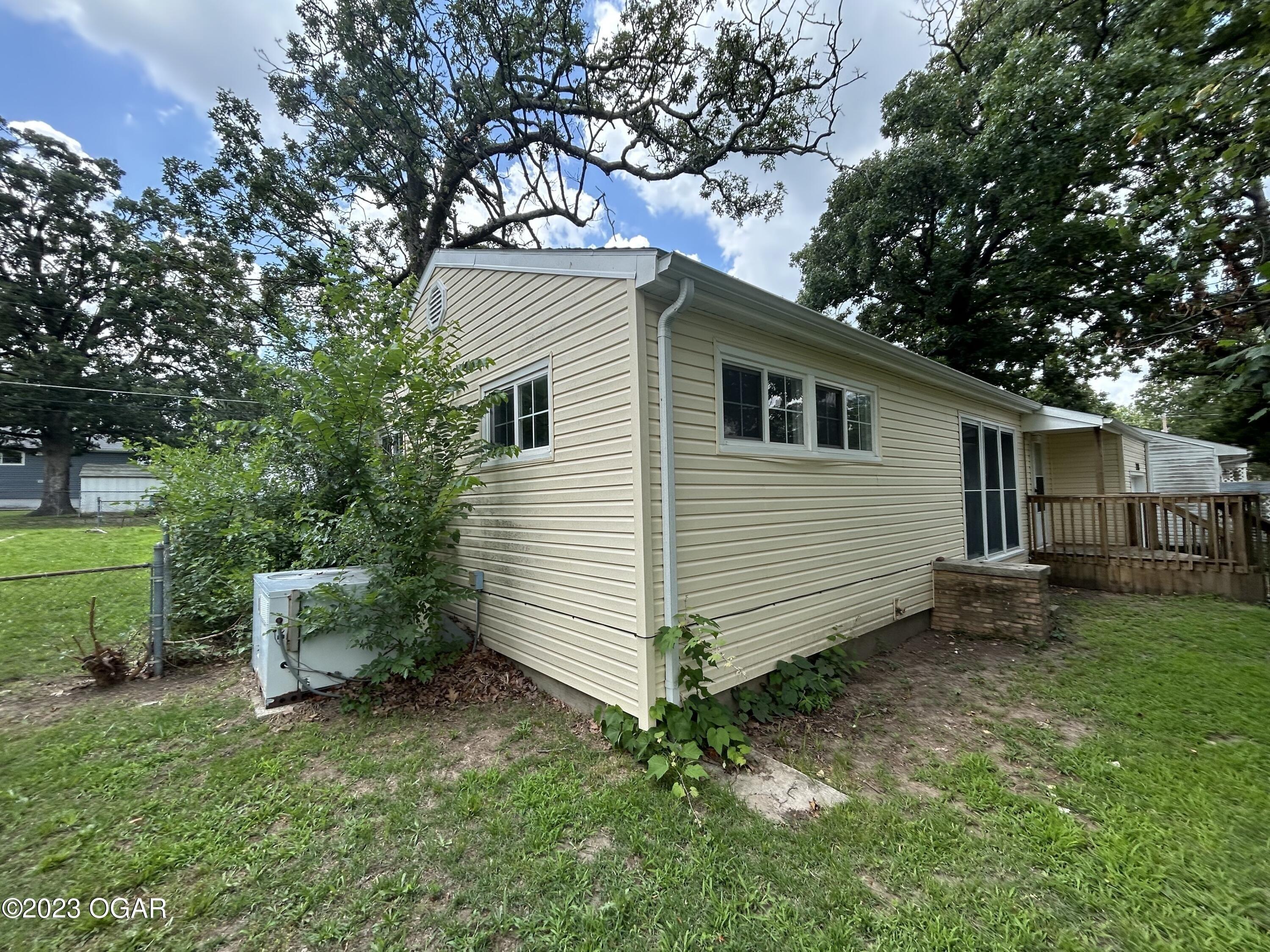 E Zora St, Joplin, MO 64801