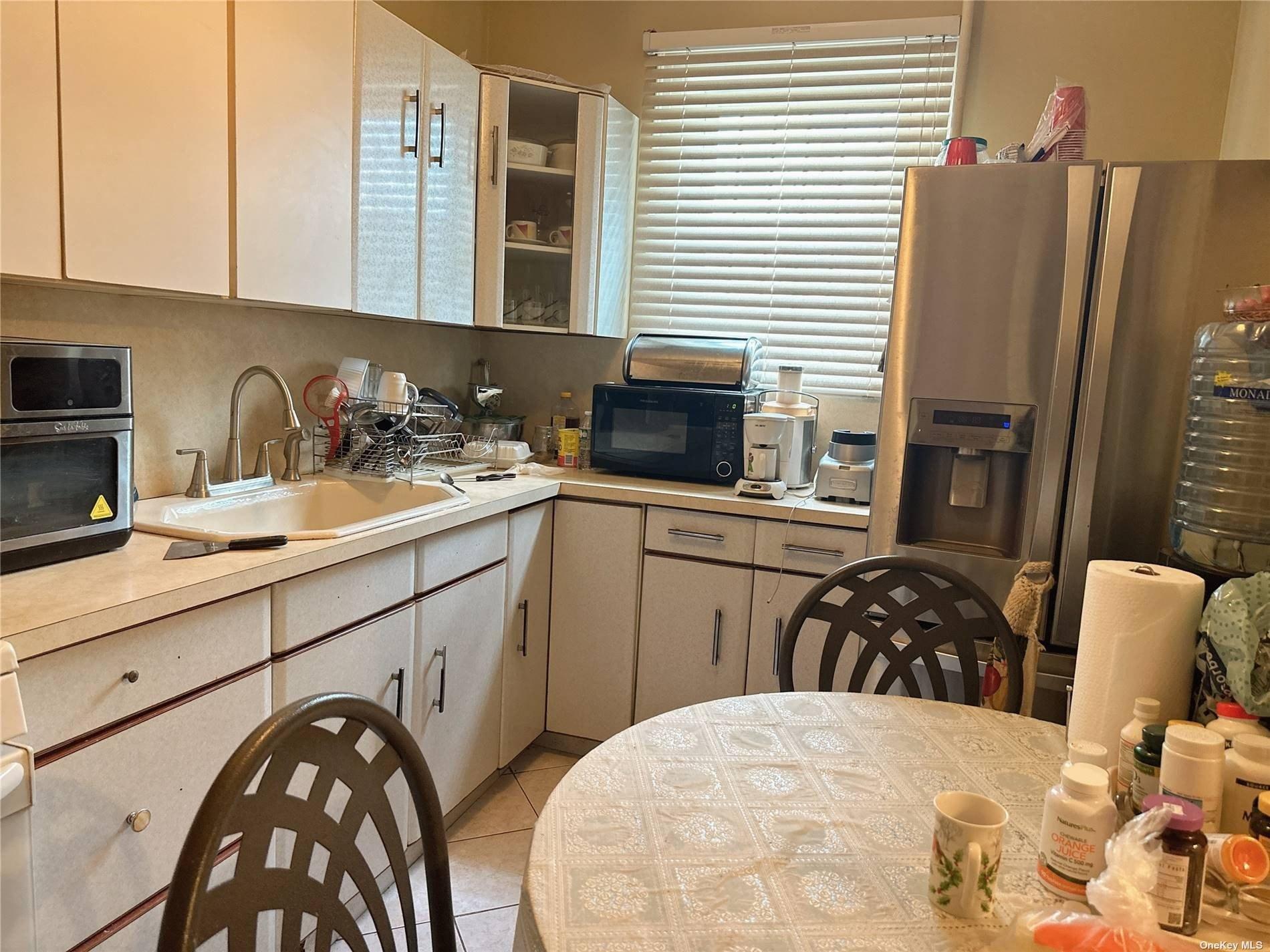 Robinson St, Flushing, NY 11355