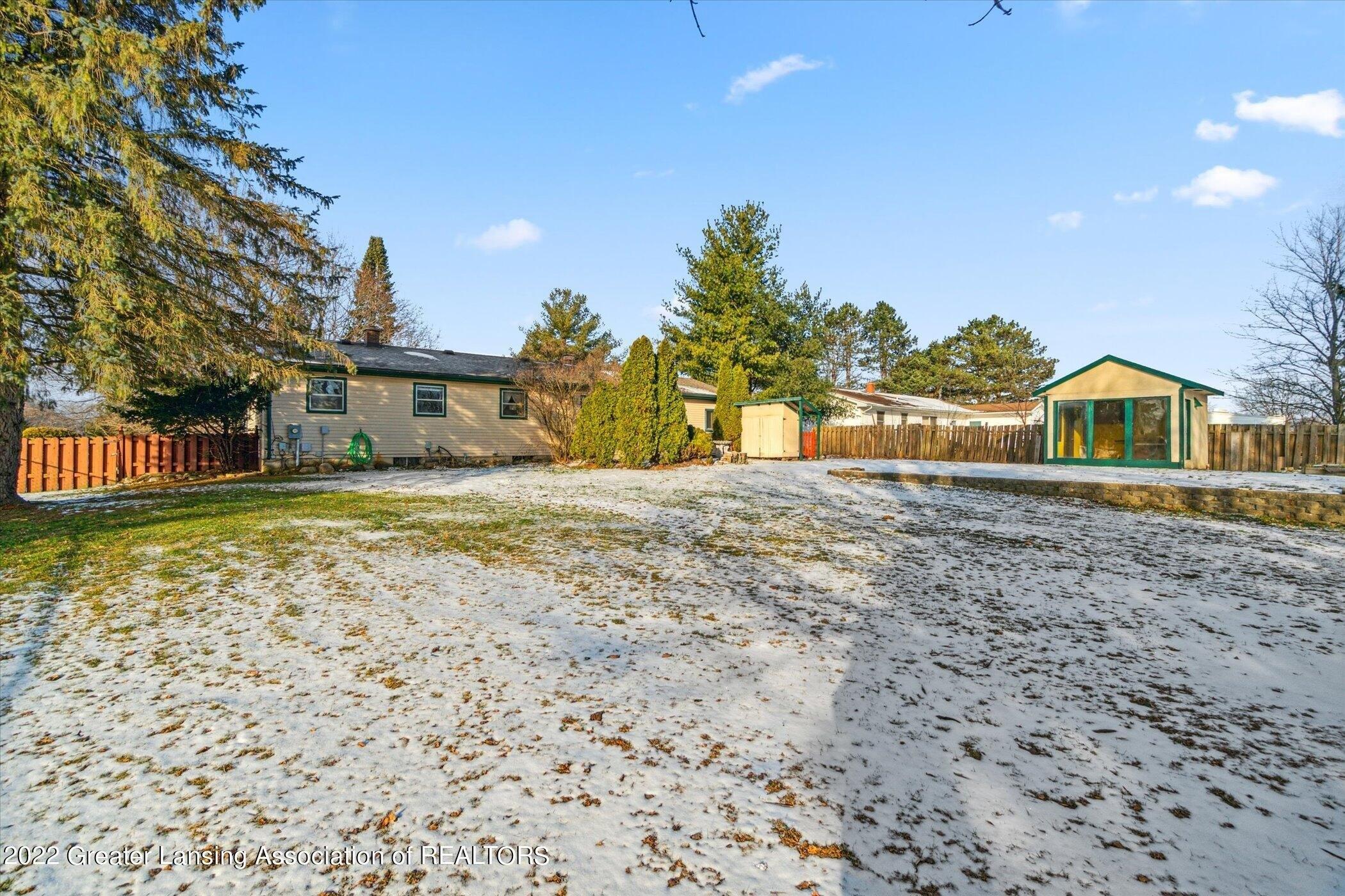 Flanders Rd, Charlotte, MI 48813