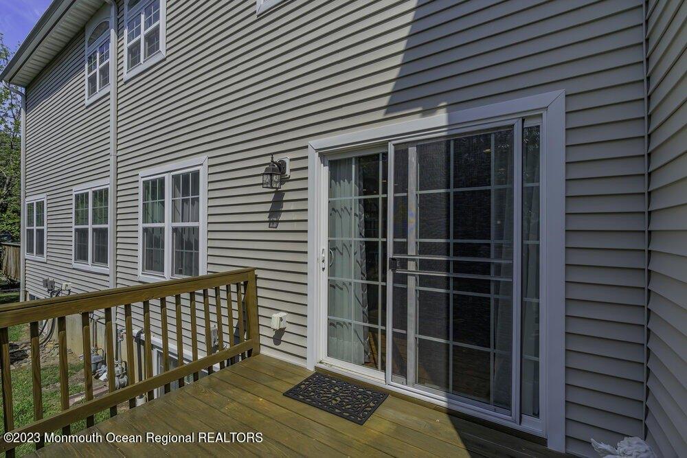 Ocean Breeze Ct, Manahawkin, NJ 08050