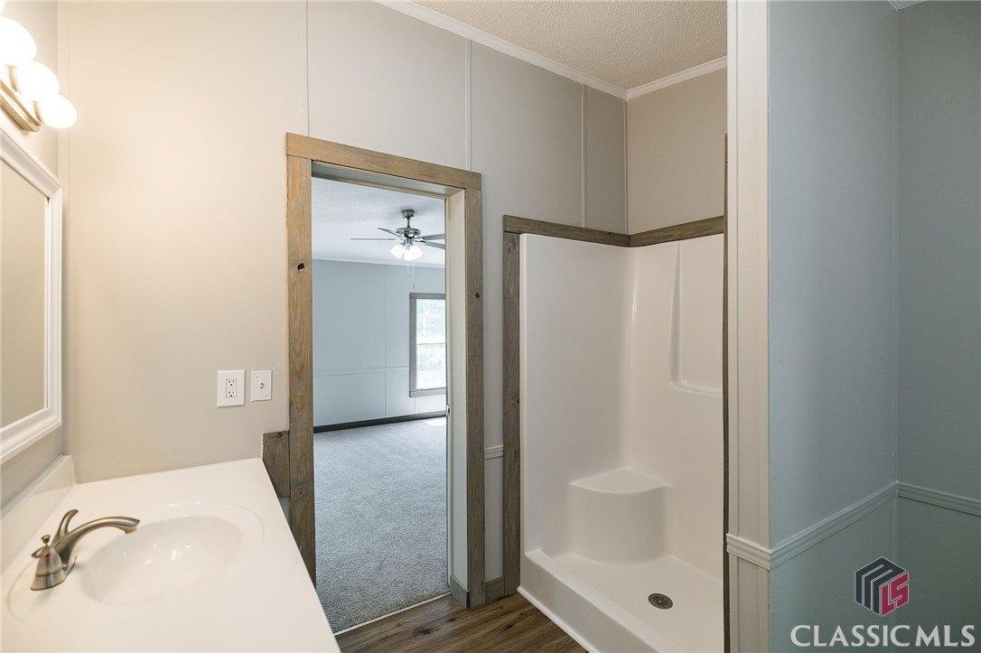 Neal St, Commerce, GA 30529