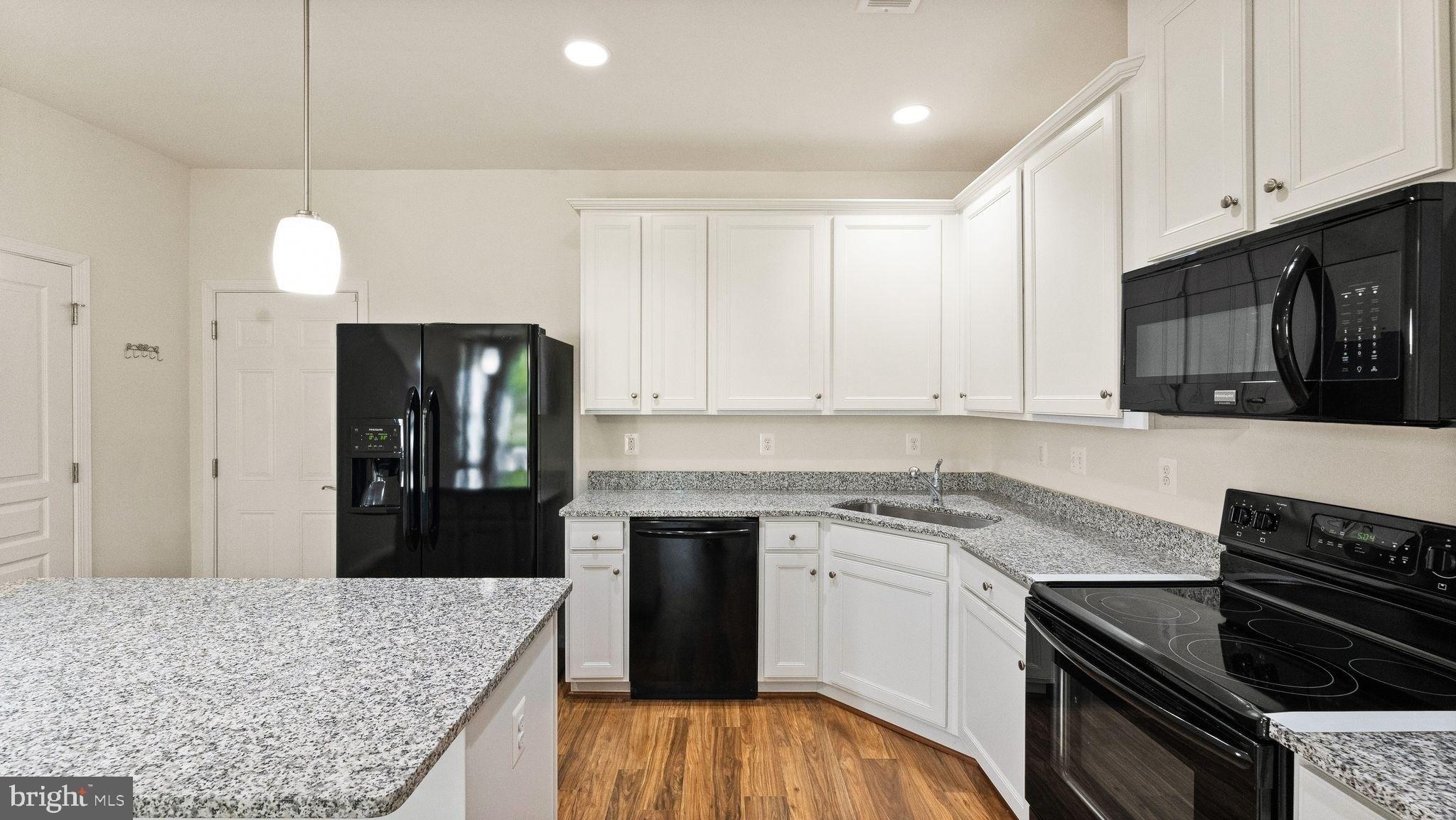 Mason Creek Cir, Woodbridge, VA 22191