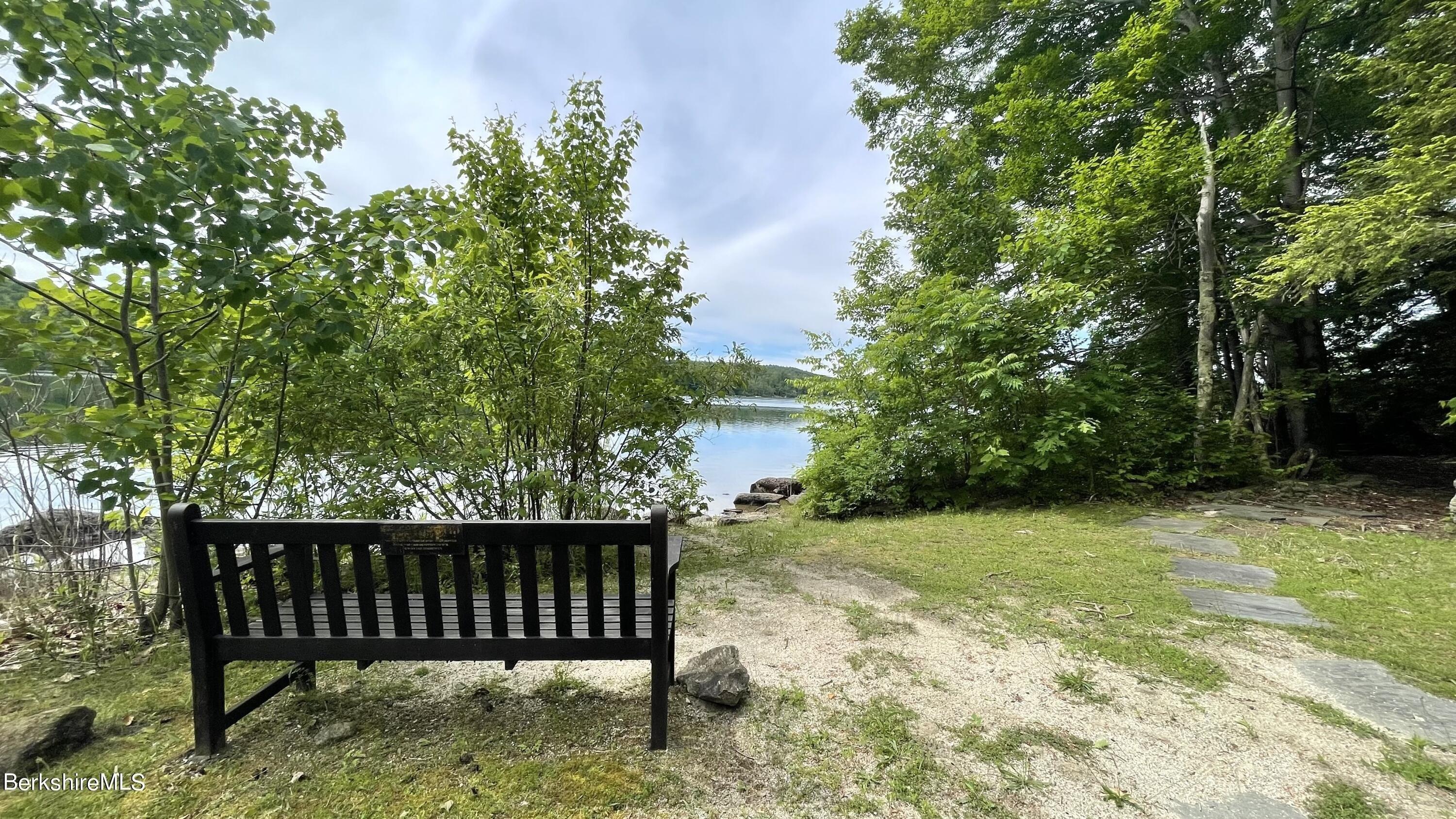 Woodduck Rd, Lee, MA 01238