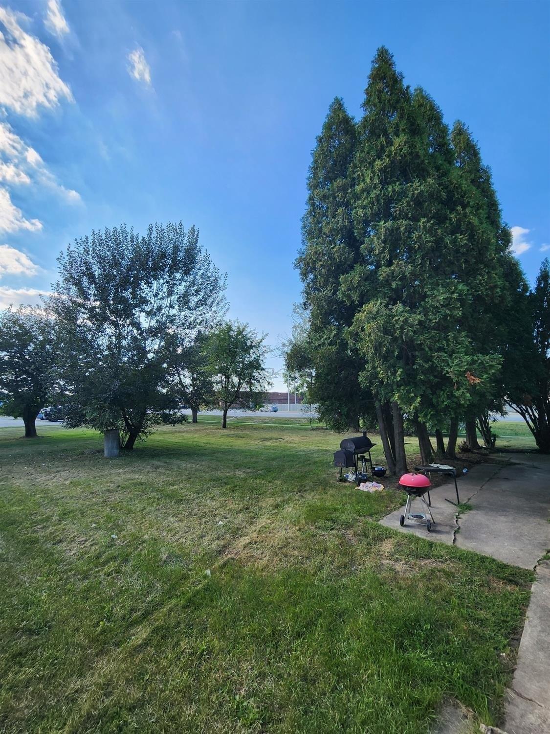 Delaware St, Merrillville, IN 46410
