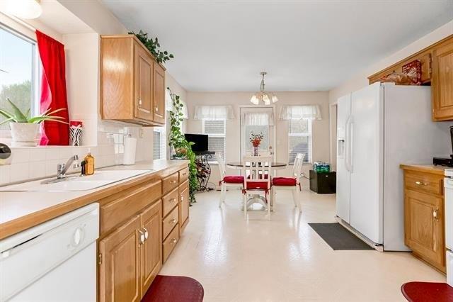Sw Windbrook Dr, Lees Summit, MO 64082