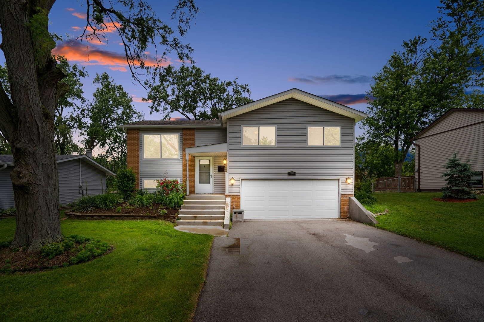 Jonquil Ln, Woodridge, IL 60517
