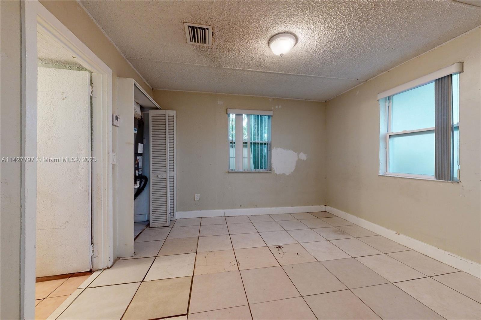 Nw 42nd St, Miami, FL 33142
