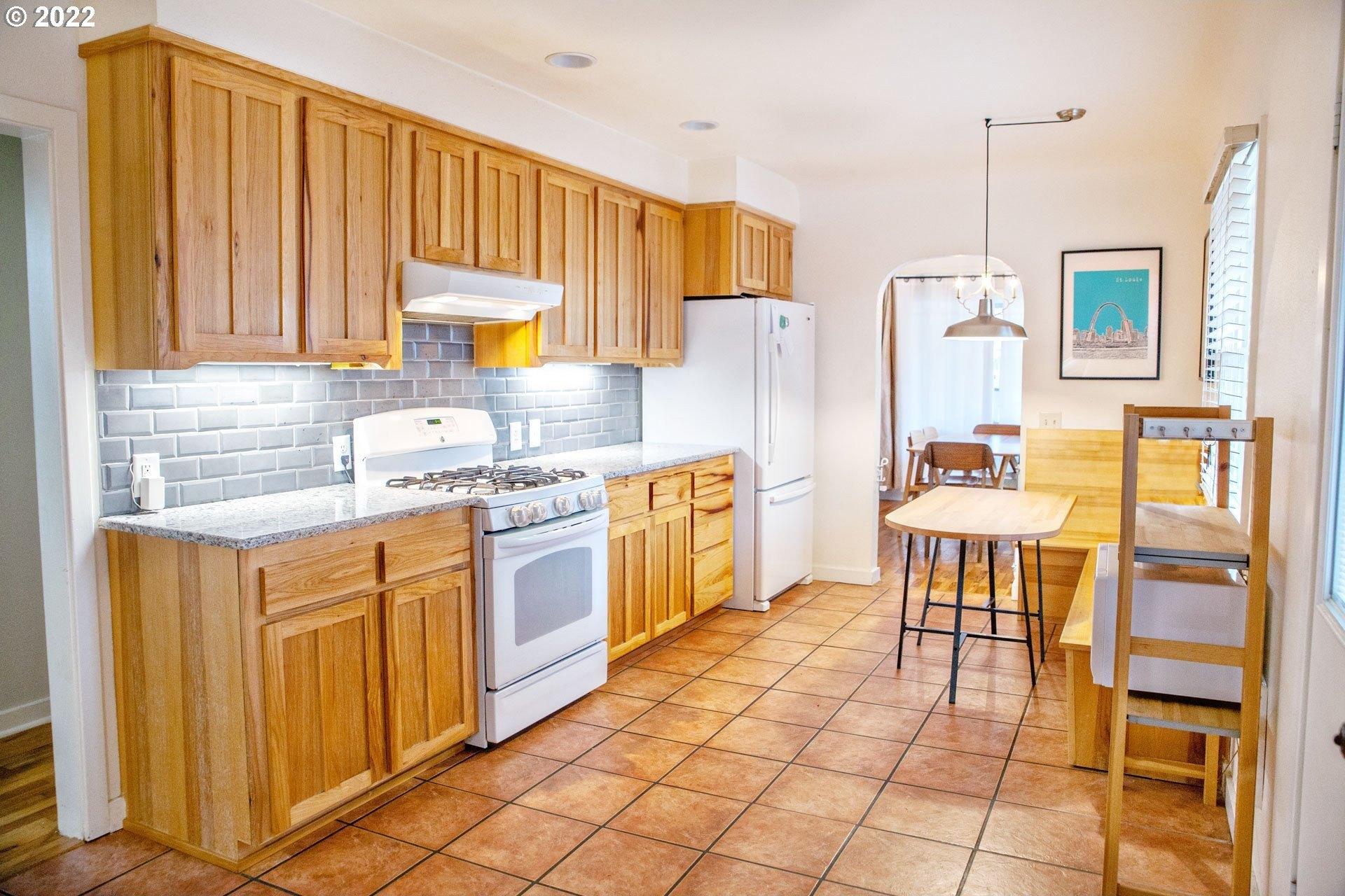 Portland St, Eugene, OR 97405