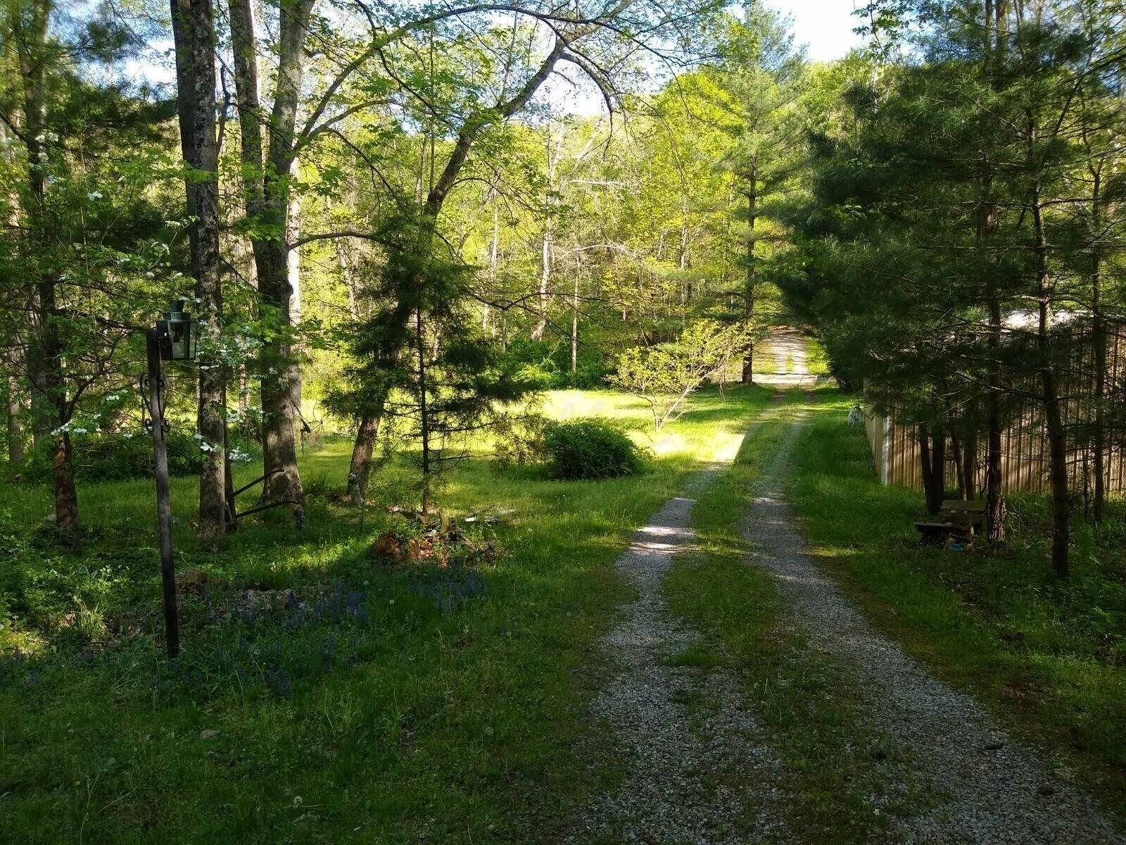 Sams Creek Rd, Laurelville, OH 43135