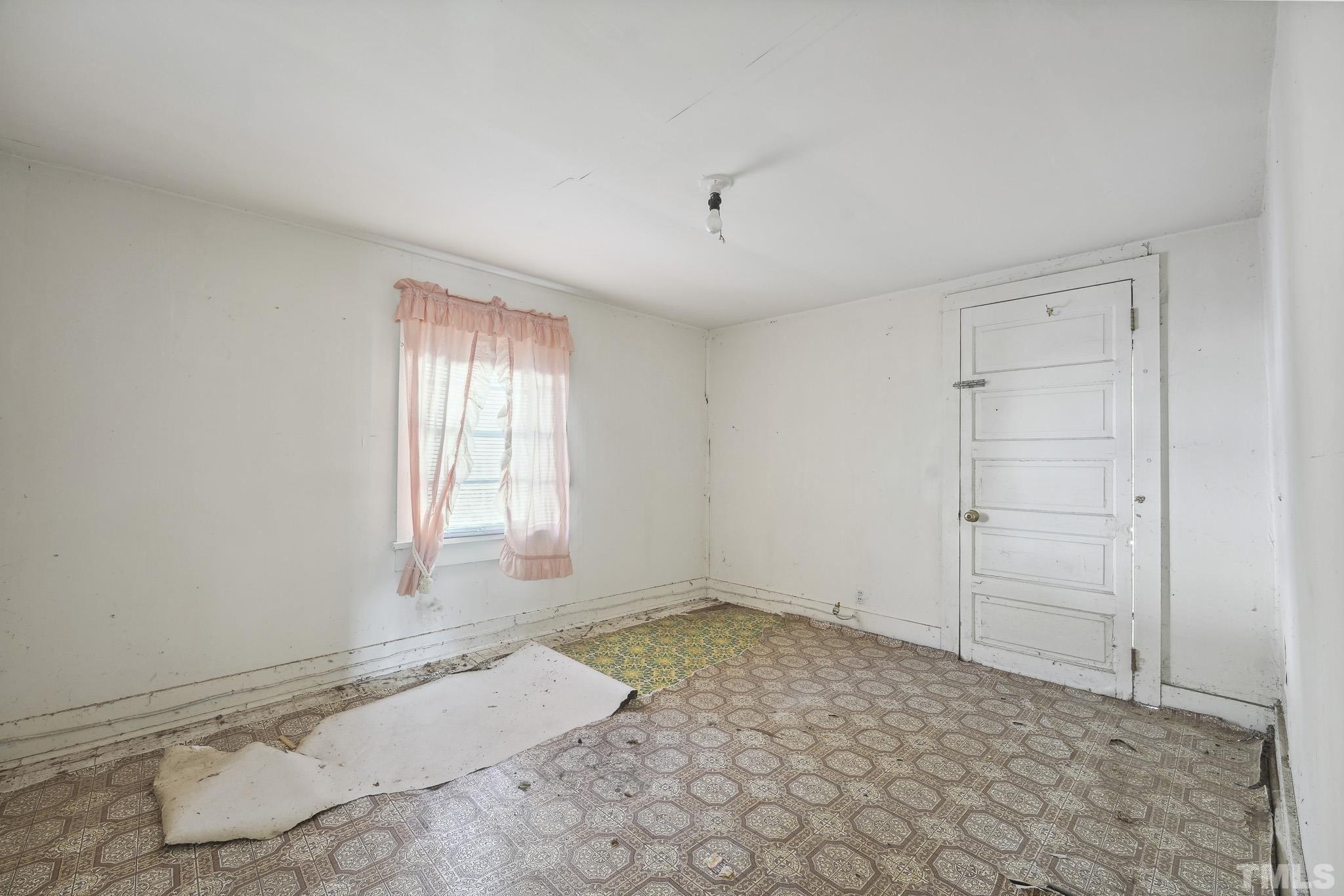 Hope St, Erwin, NC 28339
