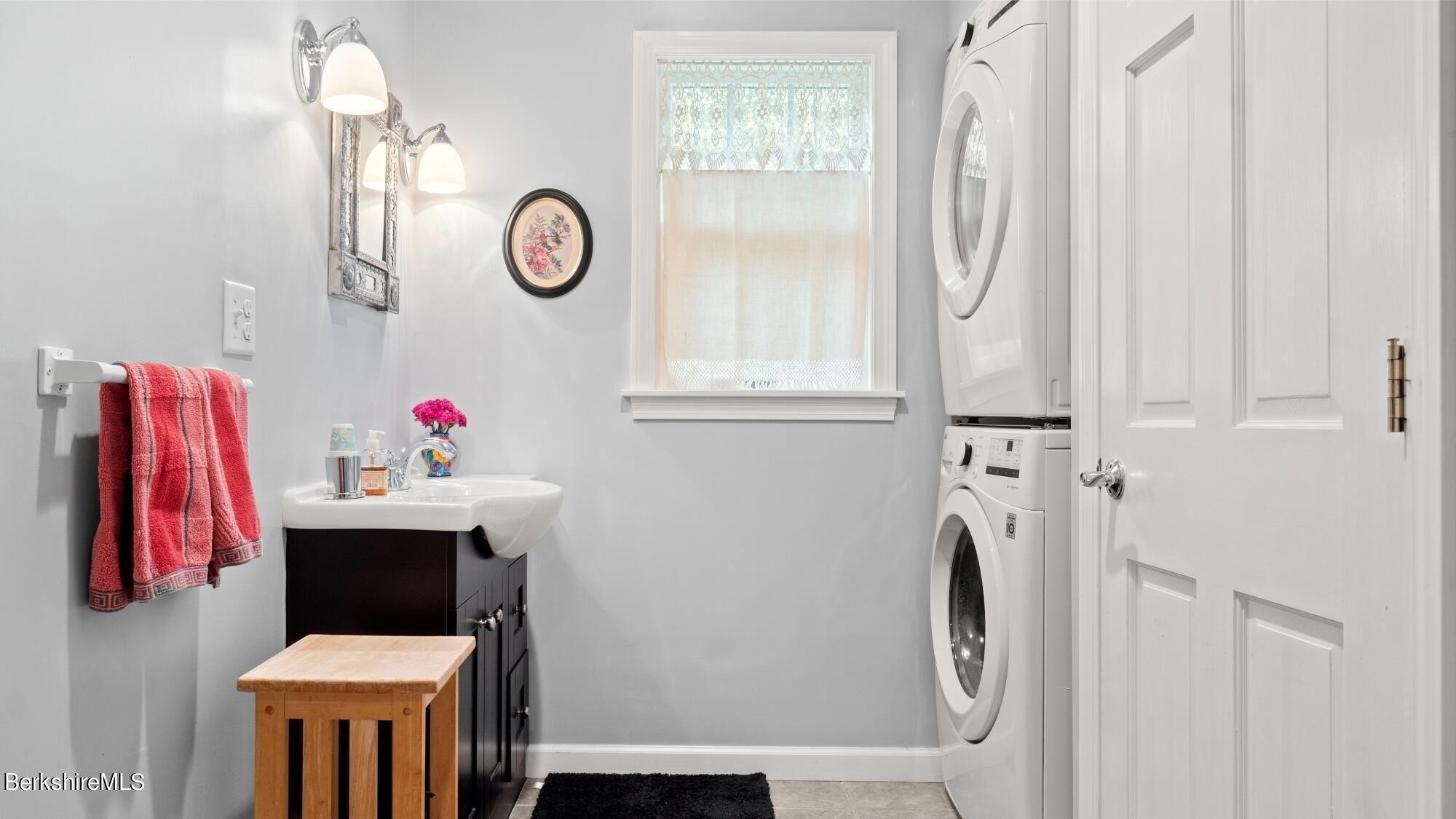Silver St, Great Barrington, MA 01230