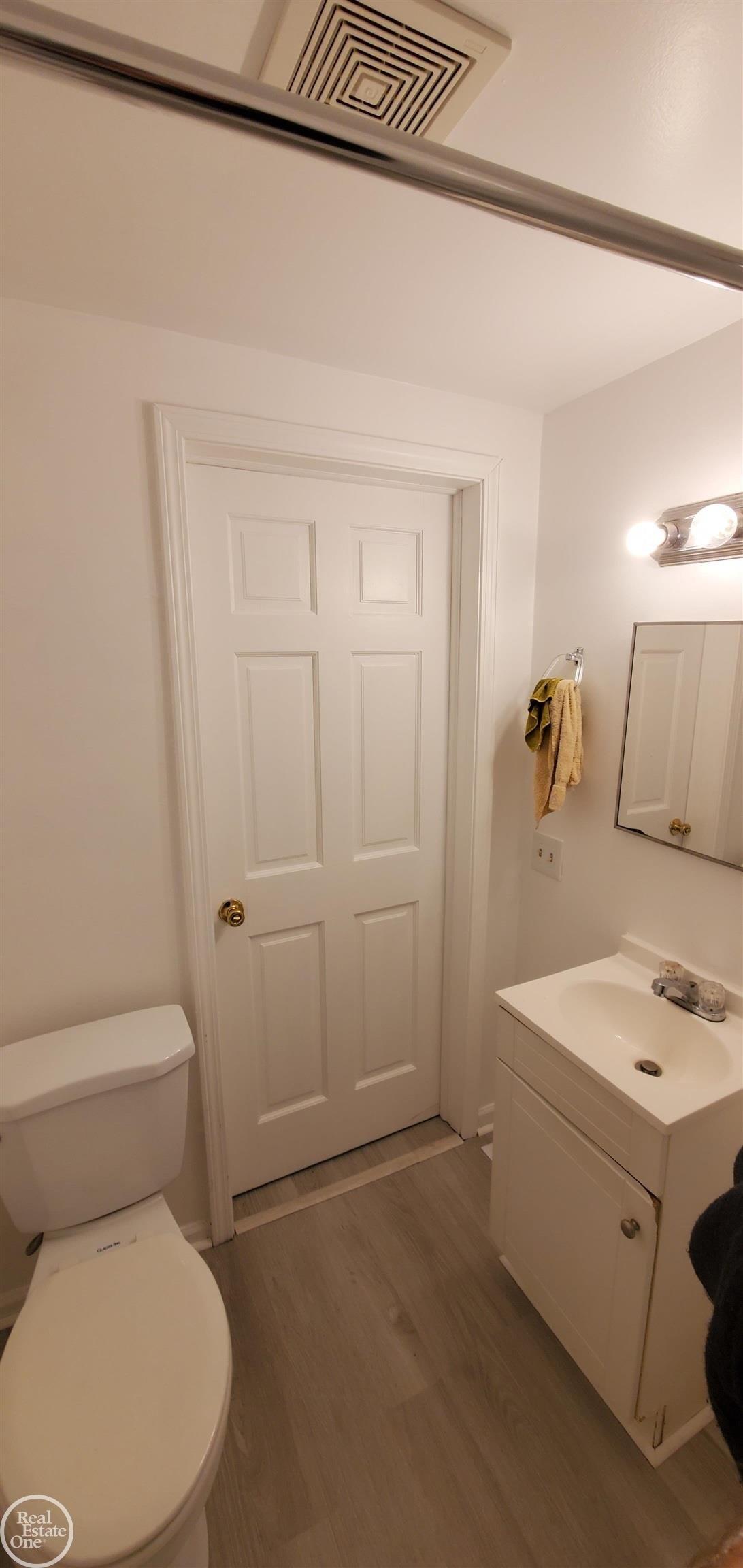 Caulkins St, Imlay City, MI 48444