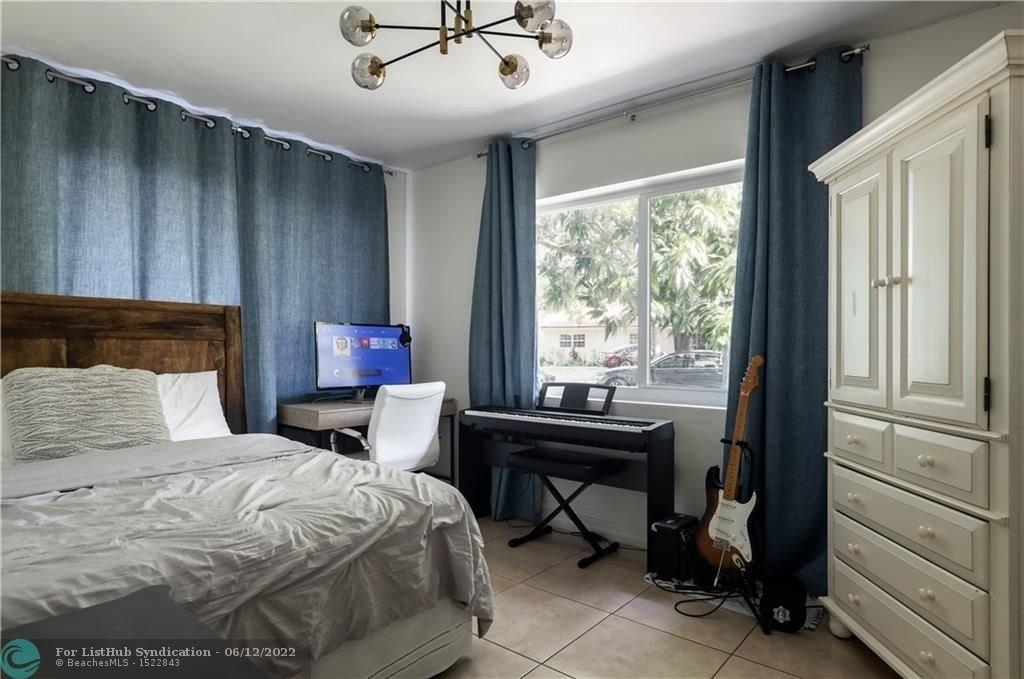 Monroe St, Hollywood, FL 33023