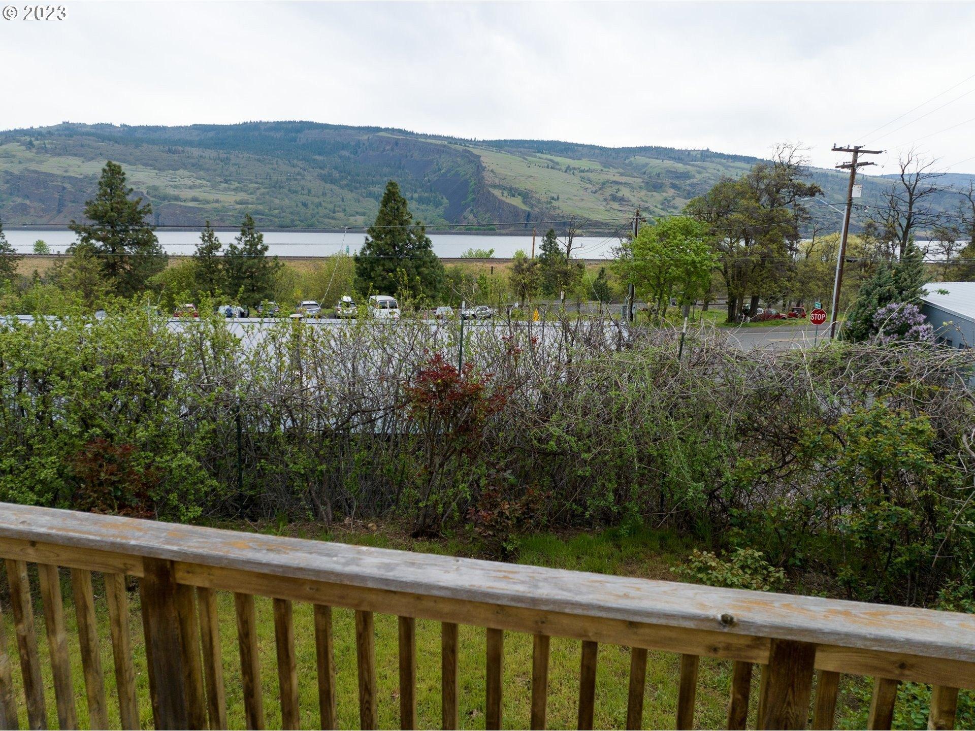 Idaho St, Mosier, OR 97040