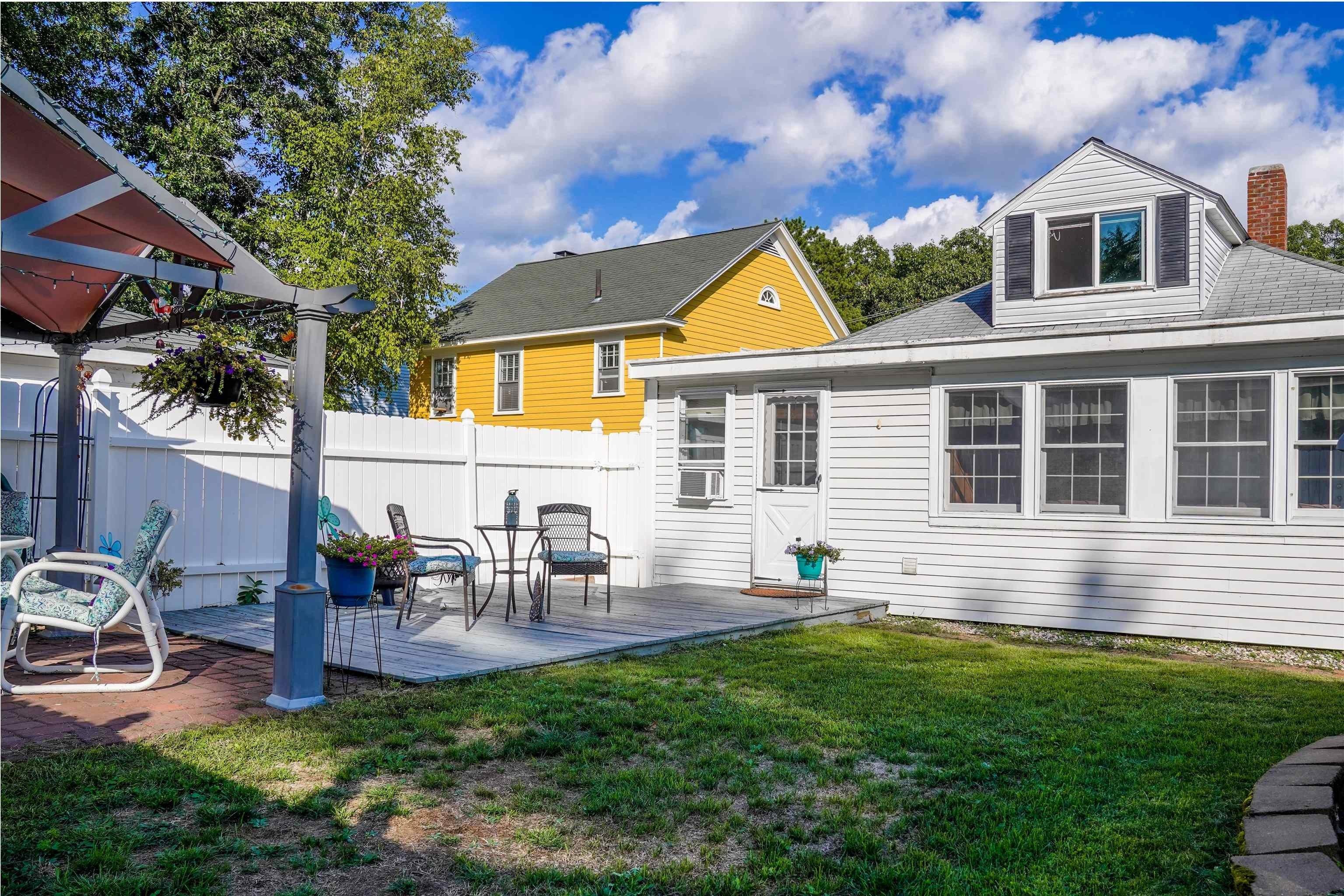 Summerside Ave, Manchester, NH 03102