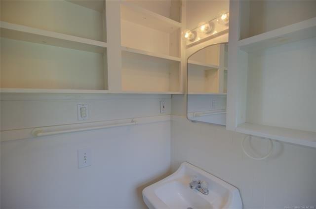 E 50th St, Tulsa, OK 74105