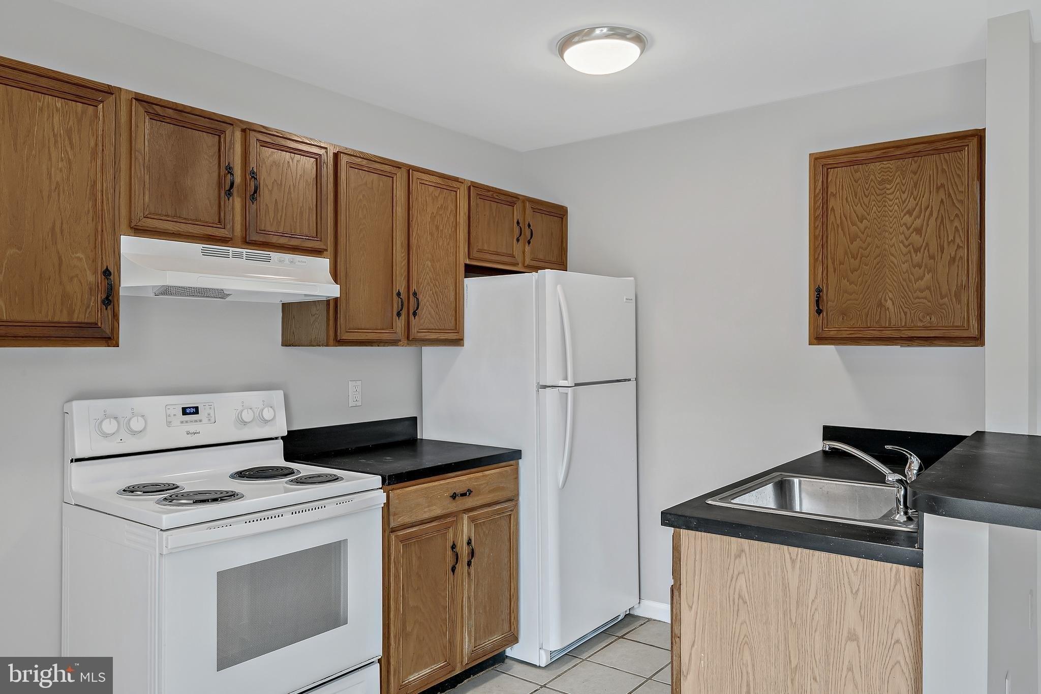 Juniper Dr, Etters, PA 17319