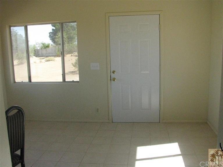 Sunnyslope Dr, Landers, CA 92285