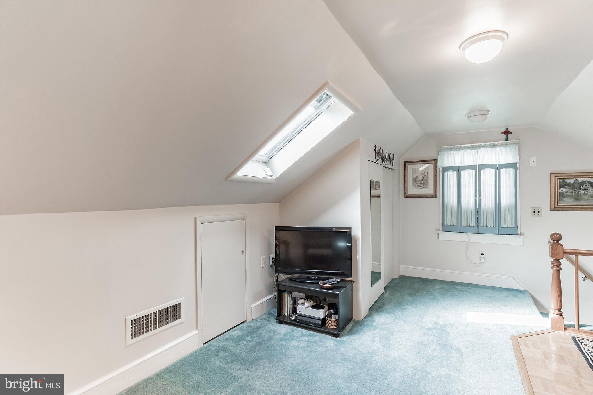 Maple Ave, Delanco, NJ 08075