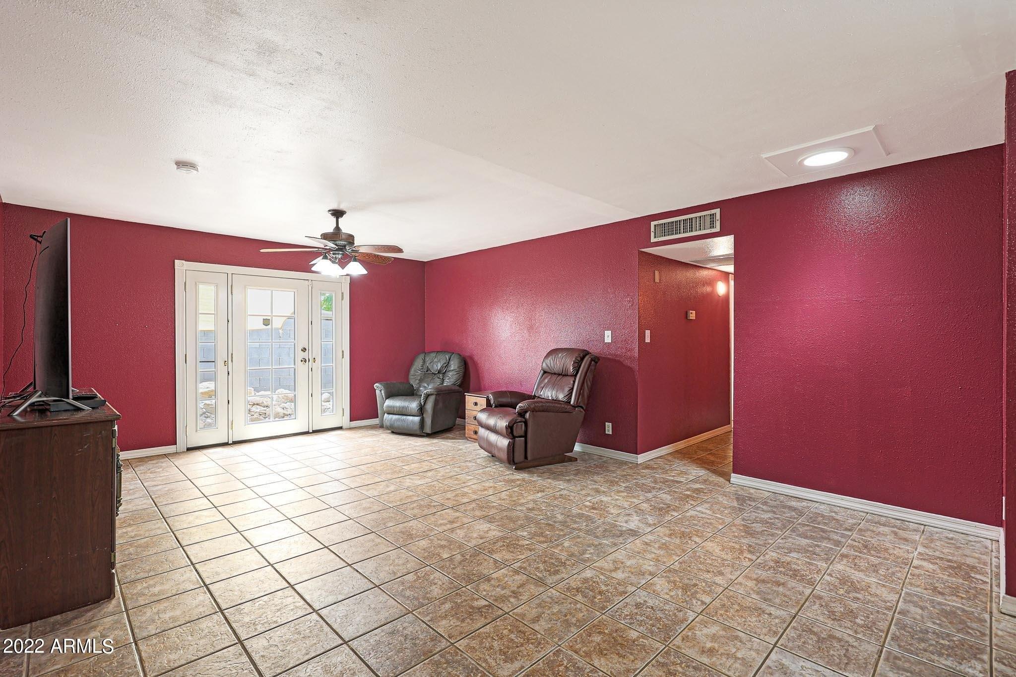 N 56th Ave, Glendale, AZ 85302