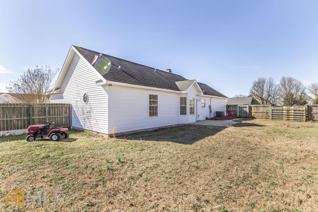 Billington Ct, Bonaire, GA 31005