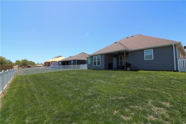 Se 451st Rd, Warrensburg, MO 64093