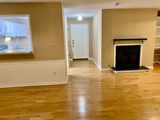 Woodcliff Dr, Sandy Springs, GA 30350