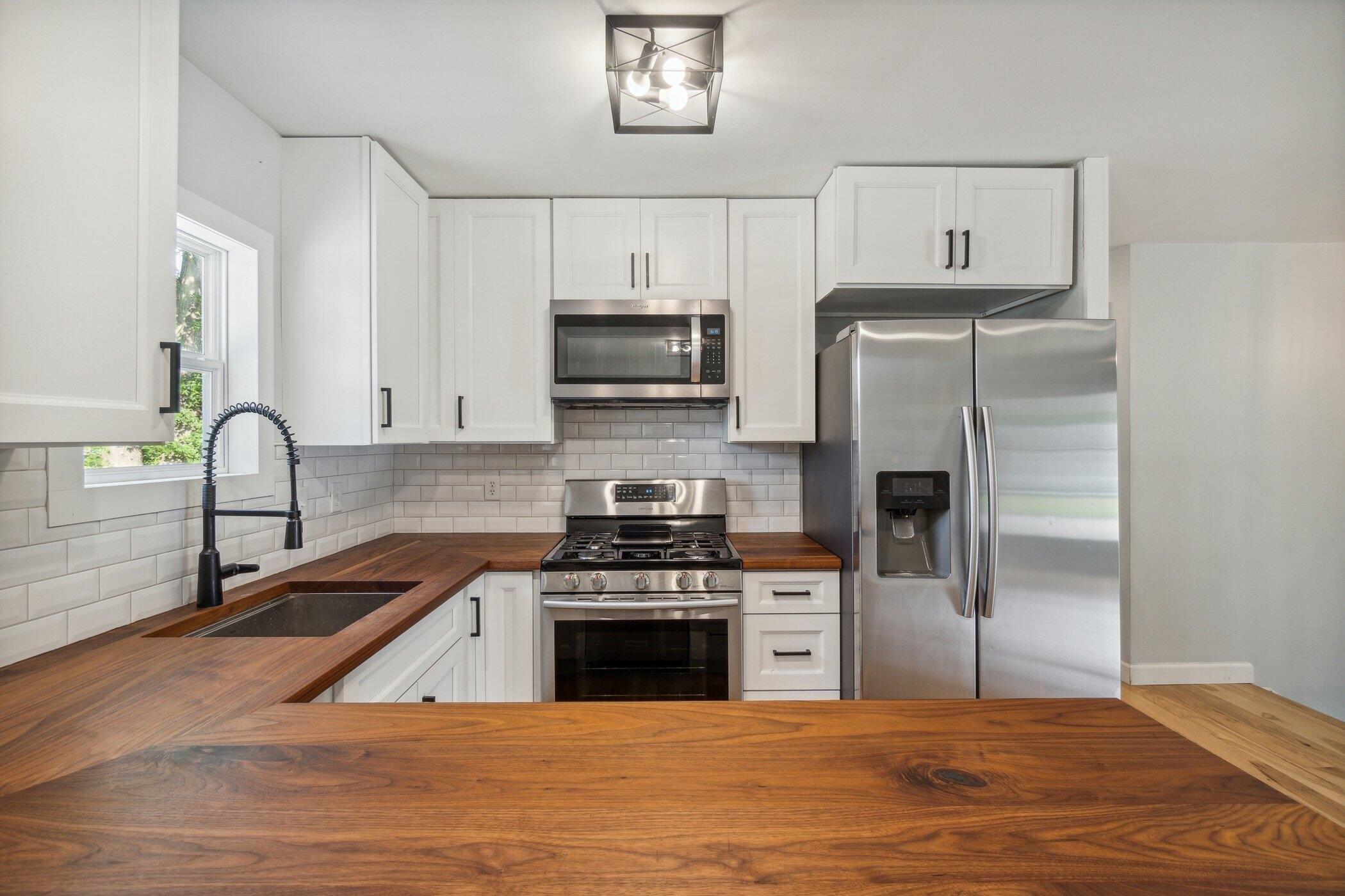 Viking Dr, Jackson, MI 49201