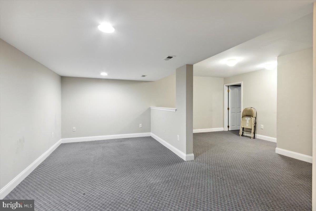 Rainey Rd, Swedesboro, NJ 08085