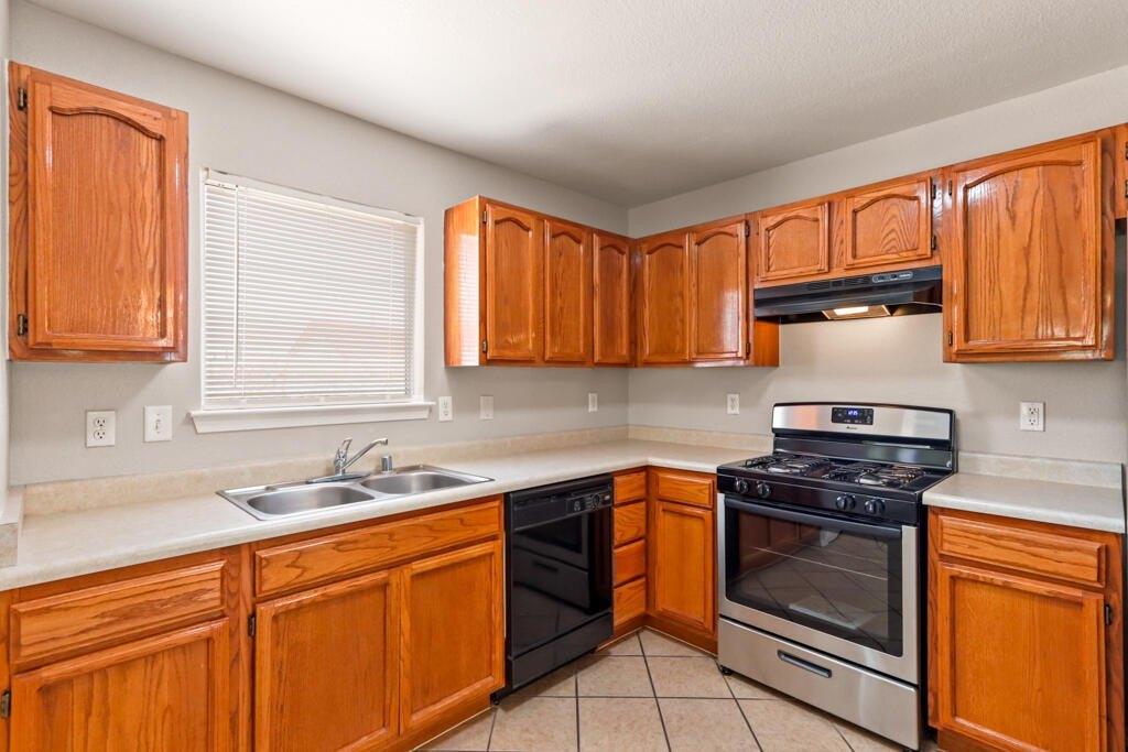 Mike Godwin Dr, El Paso, TX 79936