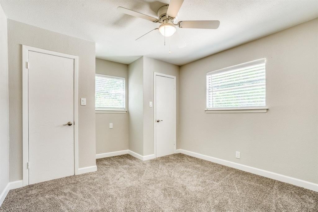 Chestnut Dr, Arlington, TX 76012