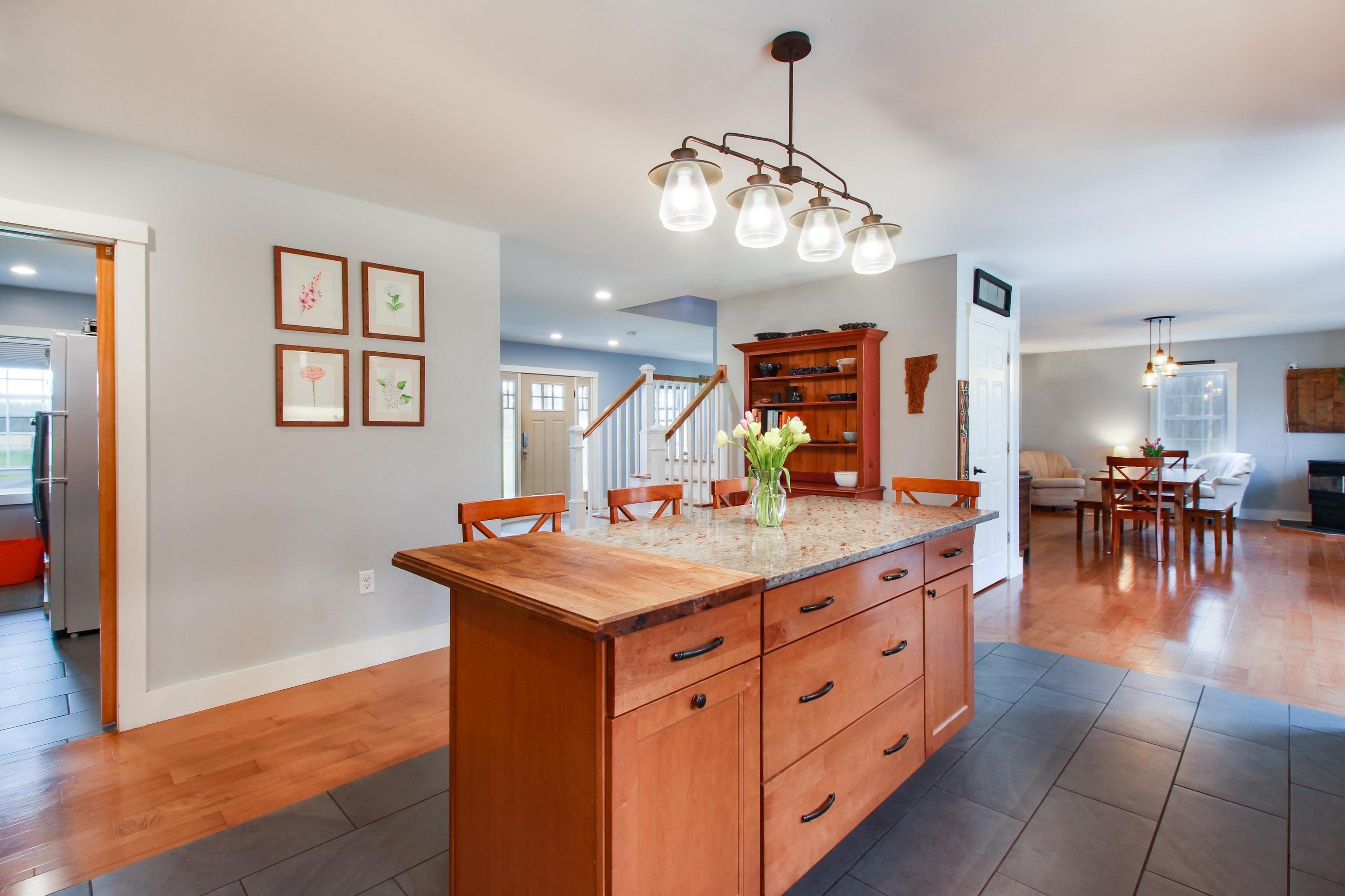 Pearl St, Grand Isle, VT 05458