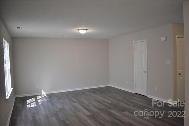 Parkdale Ave, Gastonia, NC 28052