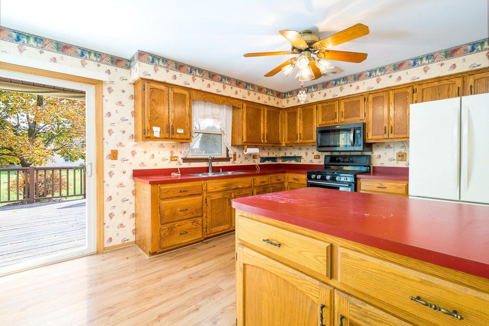 Virginia Dr, Westmont, IL 60559