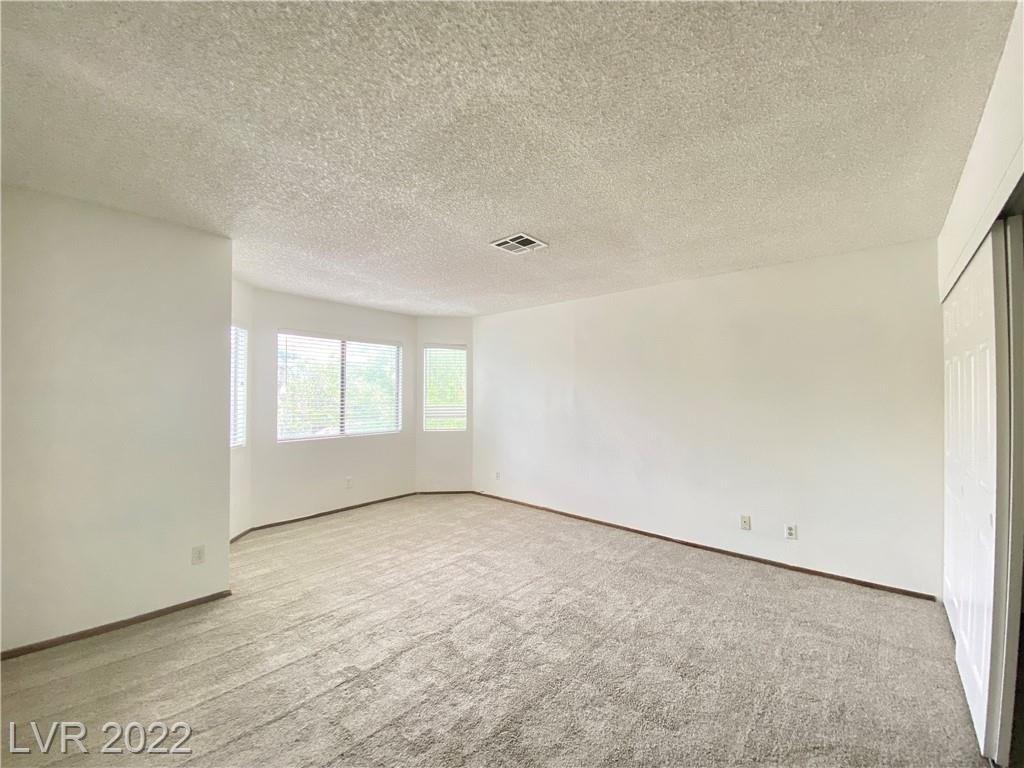 Crystal Glass Dr, Las Vegas, NV 89117