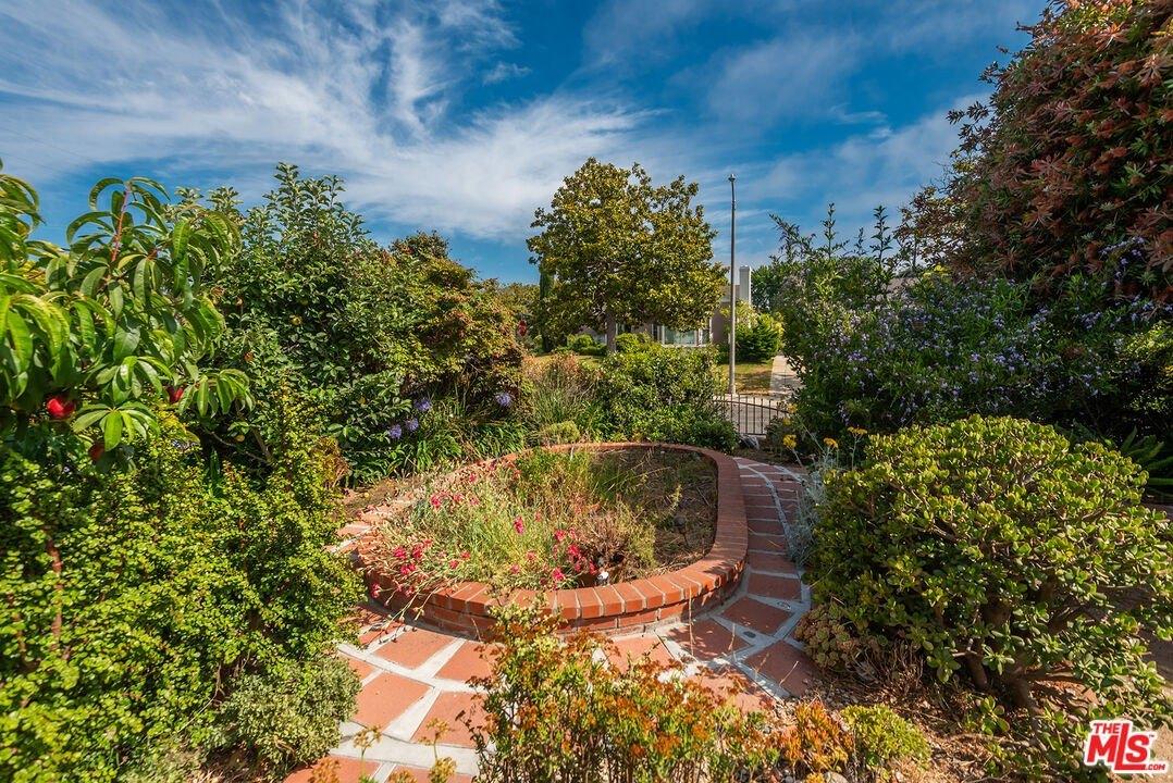 Kentwood Ave, Los Angeles, CA 90045