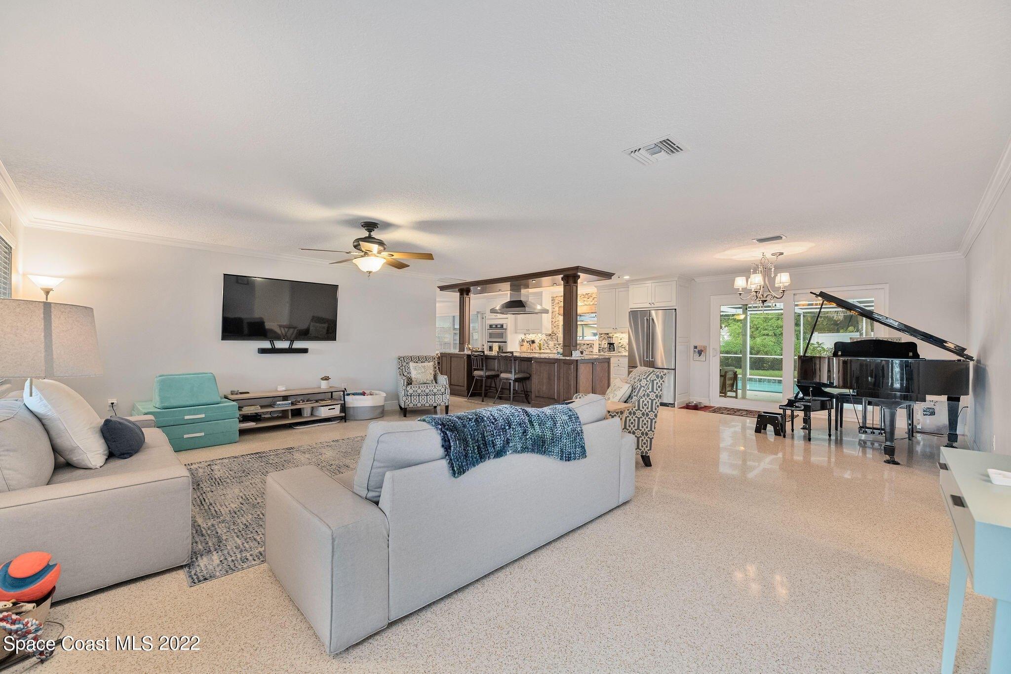 Melbourne Ave, Indialantic, FL 32903